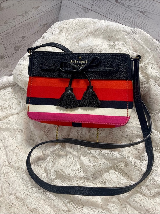 kate spade Handbags - NWT Kate Spade NY Hayes black leather small canvas leather crossbody strips